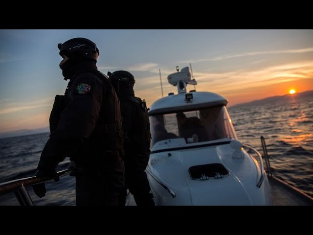 ⁣Mueren tres niñas y rescatan a 16 migrantes tras el naufragio de un barco cerca de una isla griega