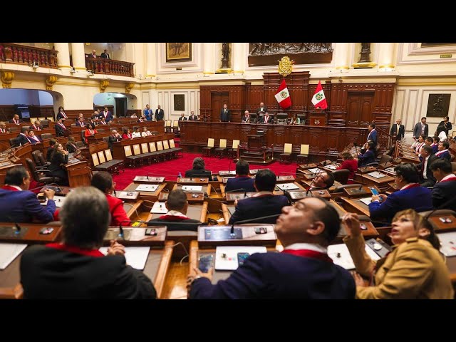 Congreso promulga ley que incorpora a los docentes desaprobados al magisterio