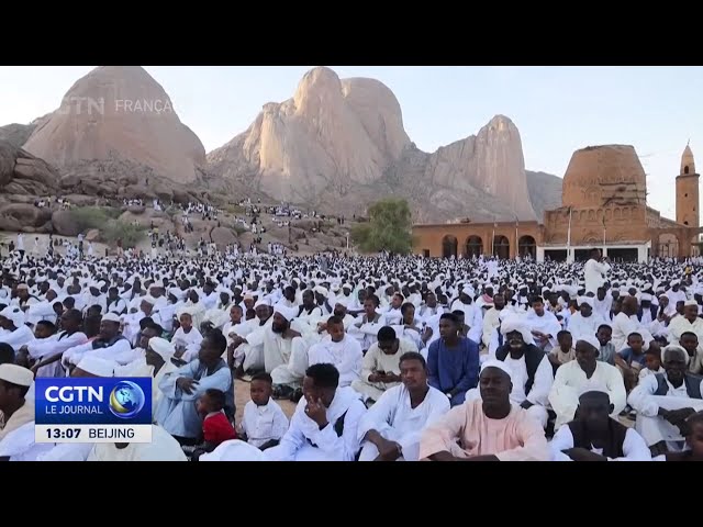 ⁣Les musulmans du Soudan célèbrent l'Aïd al-Fitr sur fond d'un conflit qui a débuté le 15 a