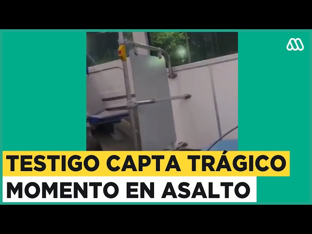 Video muestra reacción de pasajeros de bus RED durante crimen de carabinero