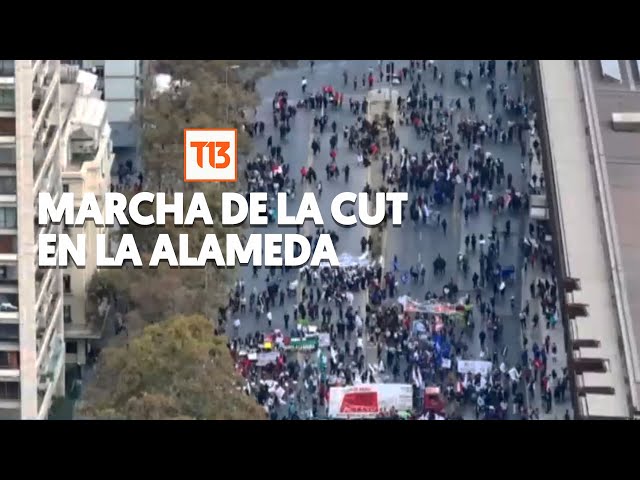 Con corte de tránsito en La Alameda: Marcha de la CUT en Santiago