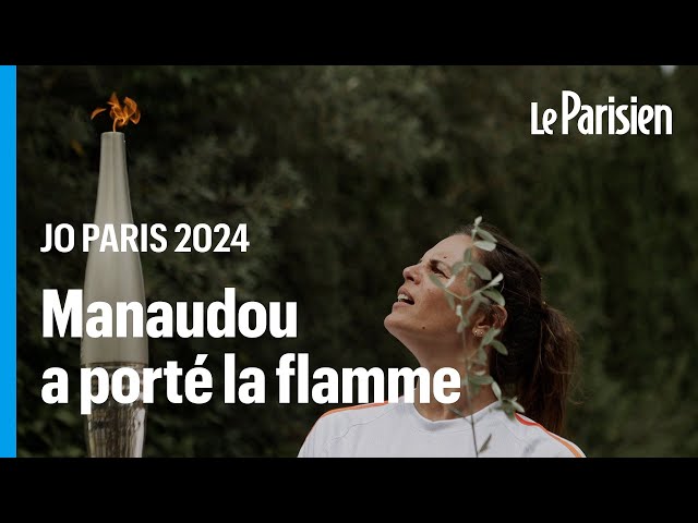 JO Paris 2024 : Laure Manaudou porte la flamme à Olympie