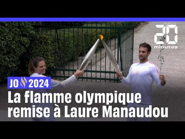 ⁣JO de Paris 2024 : Laure Manaudou récupère la flamme olympique après la cérémonie à Olympie