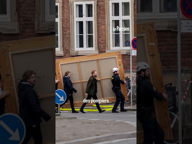 ⁣Bourse de Copenhague incendiée : des passants aident les pompiers à sauver des toiles de maîtres