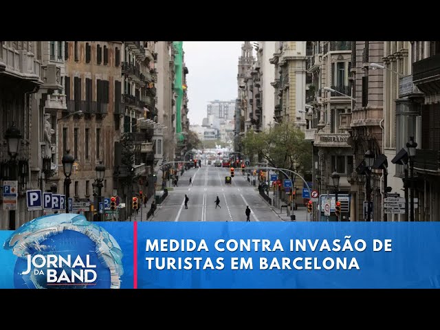 ⁣Medida contra invasão de turistas em Barcelona, na Espanha | Jornal da Band