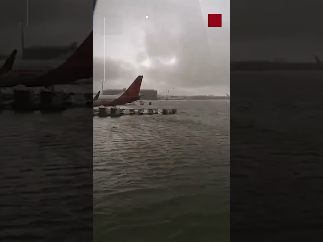 ⁣شاهد | مياه الأمطار تدهم مطار دبي وتربك حركة الطائرات فيه