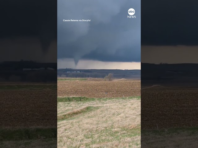 ⁣At least 14 confirmed tornadoes tear through Midwest