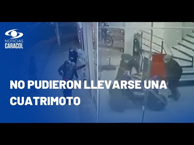 ⁣Ladrones robaron concesionario de motos en Mosquera y todo quedó en video