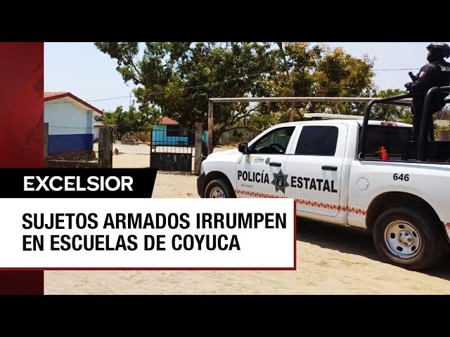 Grupo armado irrumpe en escuelas de Coyuca de Benítez y roba a maestros