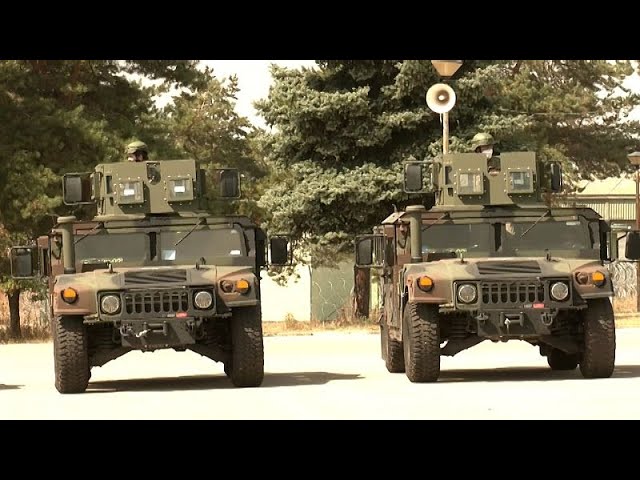 Serbien und Kosovo rüsten auf - Serbische Militärübung an der Grenze