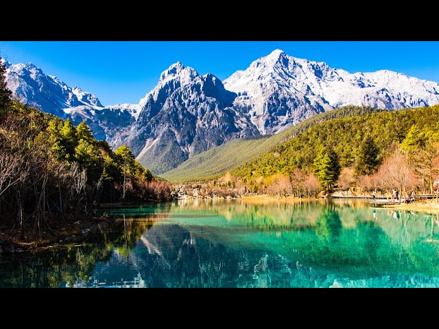 ⁣Live: Captivating beauty of Yulong Snow Mountain's Blue Moon Valley