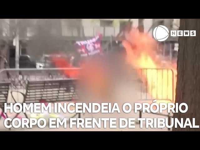 ⁣Homem ateia fogo em si mesmo em frente de tribunal onde Trump é julgado