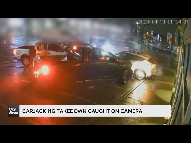 ⁣Carjacking suspects' dramatic takedown caught on camera