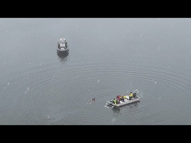 ⁣Divers remove car submerged in Horsetooth Reservoir