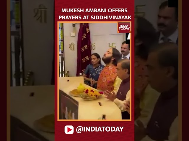 ⁣Mukesh Ambani offers prayers at Siddhivinayak Temple on his 67th birthday