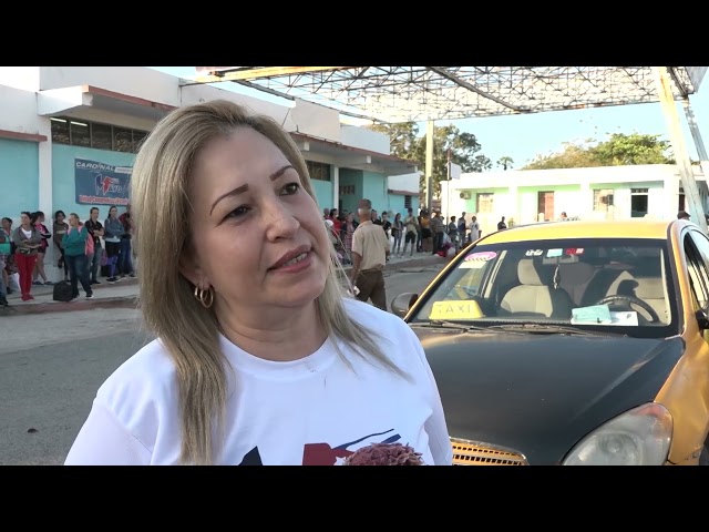⁣Agencia de Taxis Cuba apoyan transportación de pasajeros en #PuertoPadre