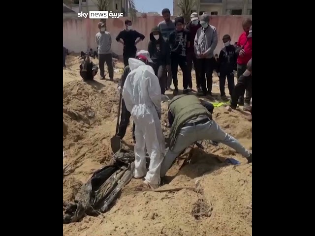 ⁣اكتشاف مقبرتين جماعيتين بمستشفى ناصر في خان يونس