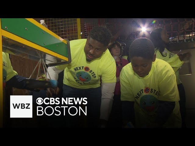 ⁣Boston students learn about Earth Day and STEAM with Patriots' Jonathan Jones