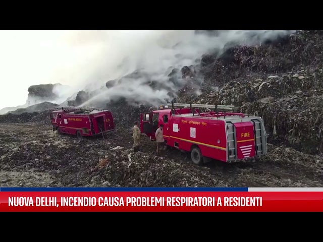 ⁣Nuova Dehli, problemi respiratori dopo incendio discarica