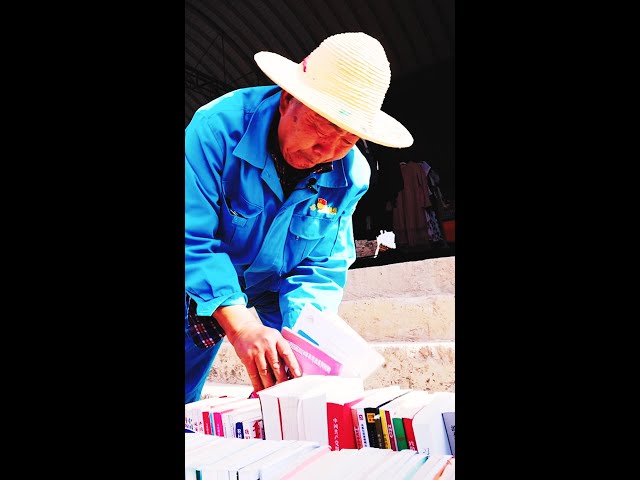 Mobile book stall of 71-year-old librarian