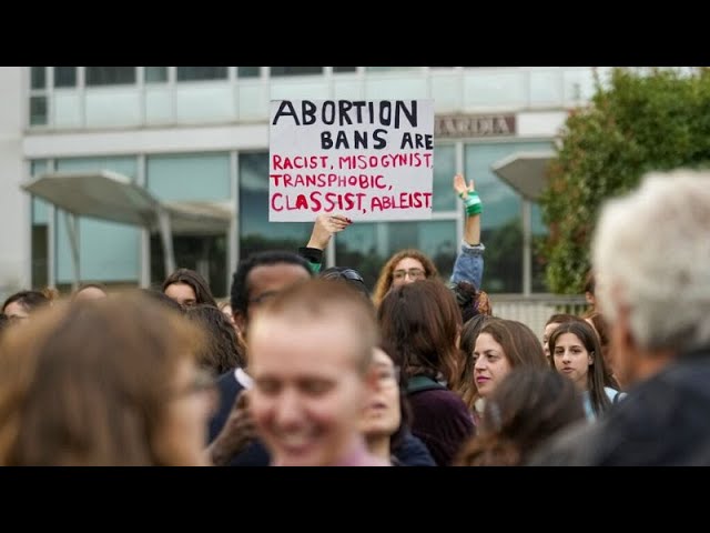 ⁣Manifestaciones en Roma en defensa del derecho al aborto