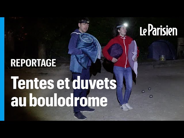 A Montmartre, les boulistes montent la garde la nuit pour sauver leur terrain de pétanque