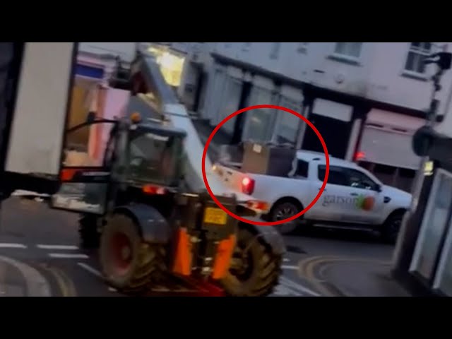 BRAZEN ROBBERY | Thieves rip cash machine out of bank using stolen forklift