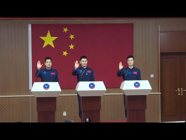 ⁣Astronauts of China's Shenzhou-18 mission meet press