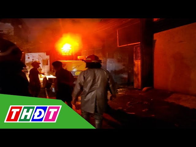 Cháy lớn tại nhà xưởng ở Hà Nội, nhiều tiếng nổ lớn phát ra | THDT