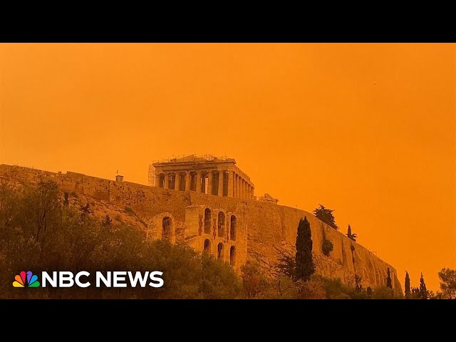 ⁣Video shows Athens landmarks shrouded in orange dust