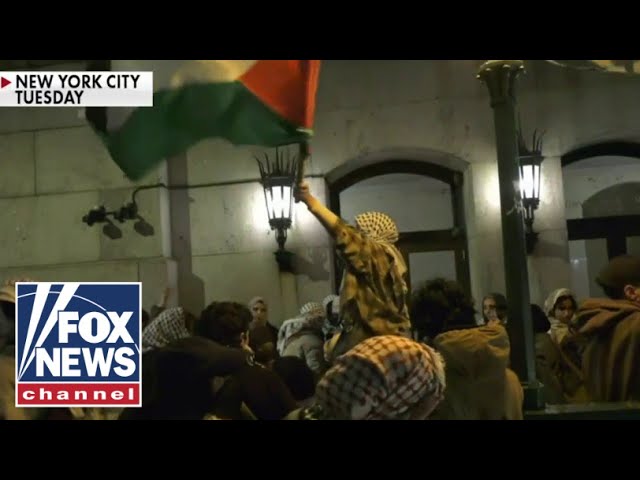 ⁣Columbia protests rage overnight past midnight deadline