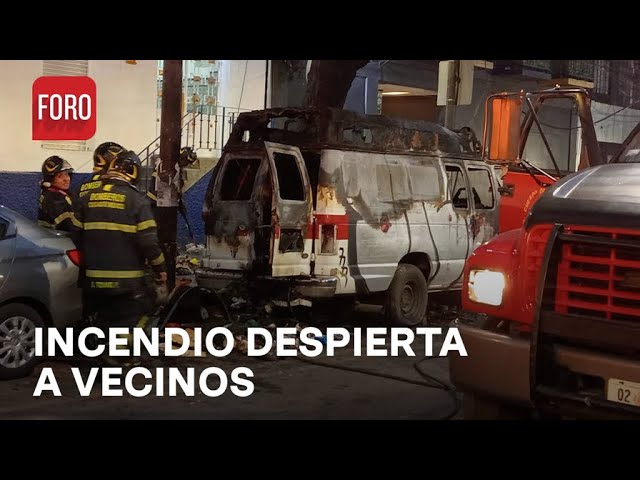 ⁣Bomberos apagan incendio de una ambulancia - Las Noticias