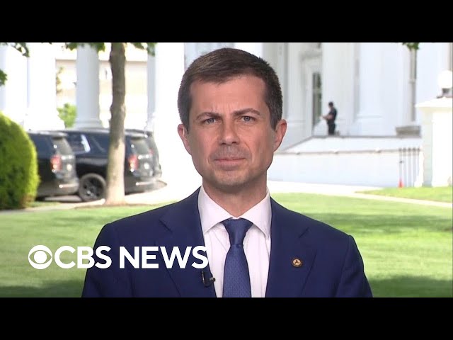 ⁣Secretary Buttigieg unpacks new rules on airline fees and refunds