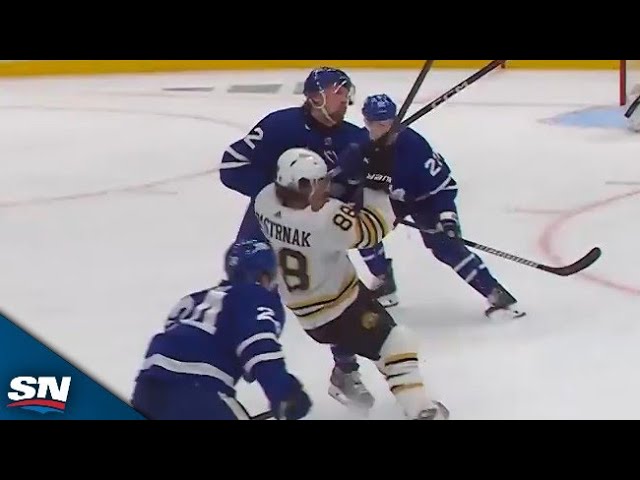 ⁣Maple Leafs' Simon Benoit And Ryan Reaves String Together Trio Of Massive Hits On Bruins
