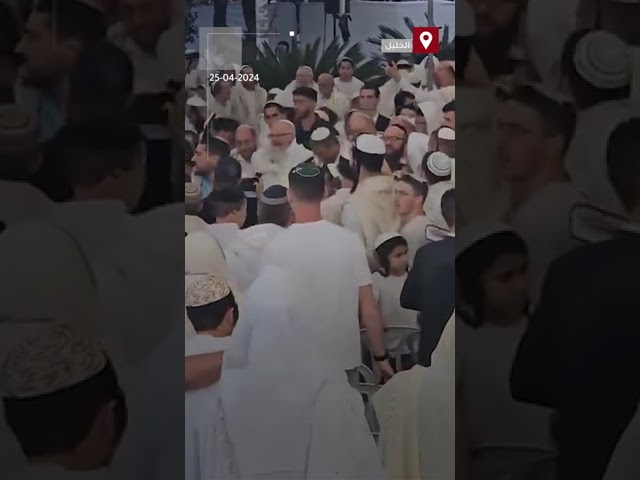 ⁣بن غفير يؤدي طقوسا تلمودية في الحرم الإبراهيمي الشريف