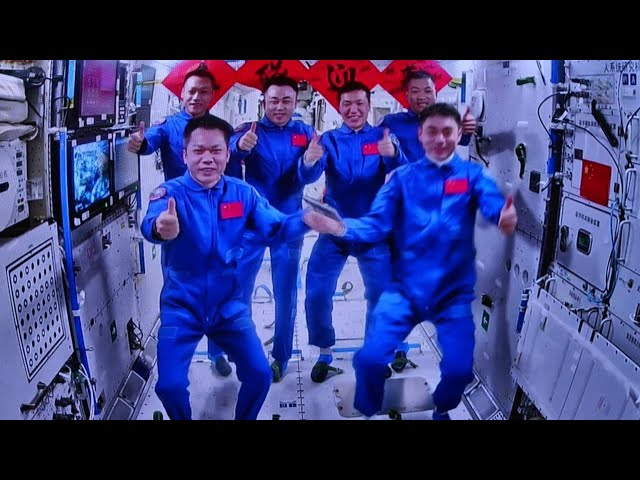 GLOBALink | Shenzhou-18 astronauts enter space station