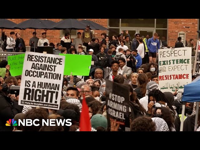 ⁣Pro-Palestinian demonstrations grow at George Washington University