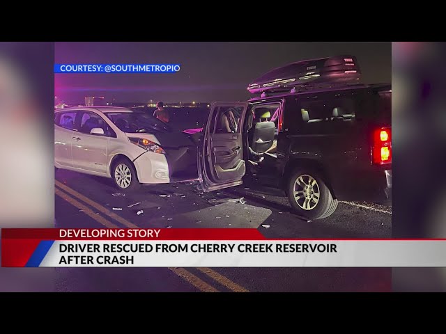 ⁣Driver runs from crash into Cherry Creek Reservoir