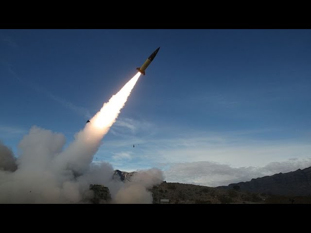 ⁣Les États-Unis livrent des missiles longue portée à Kyiv, Ukraine retire des chars Abrams