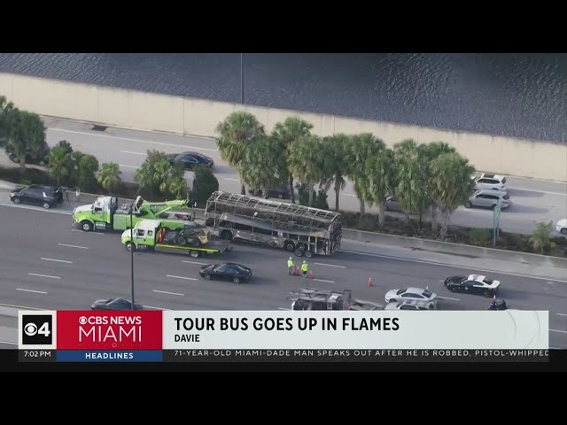 ⁣Burned double-decker bus affects traffic on I-595 in Davie