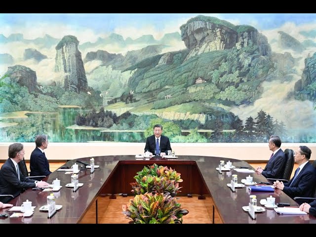⁣شي جين بينغ يلتقي وزير الخارجية الأمريكي