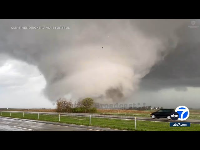 ⁣Powerful tornadoes tear across Nebraska, Iowa