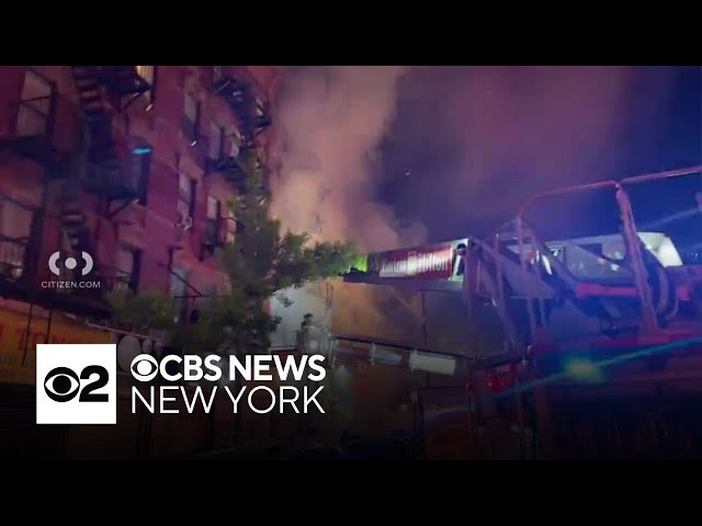 ⁣Smoke pours from Upper Manhattan building on fire