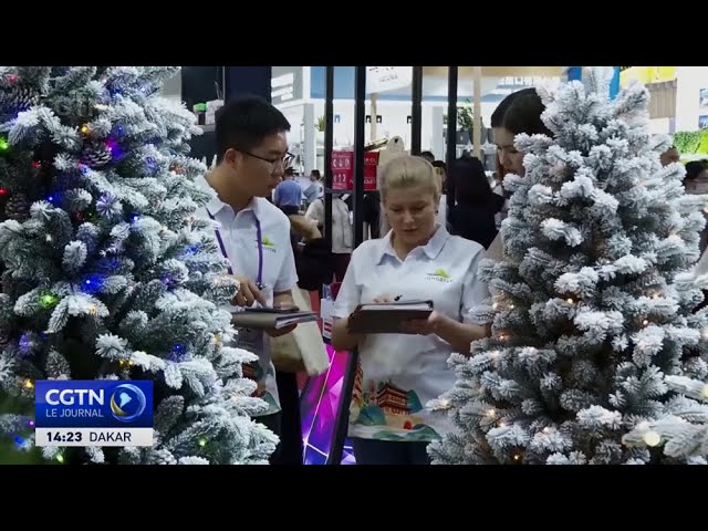 Foire de Canton : les fournisseurs de Noël et des fêtes de fin d'année stimulent les ventes