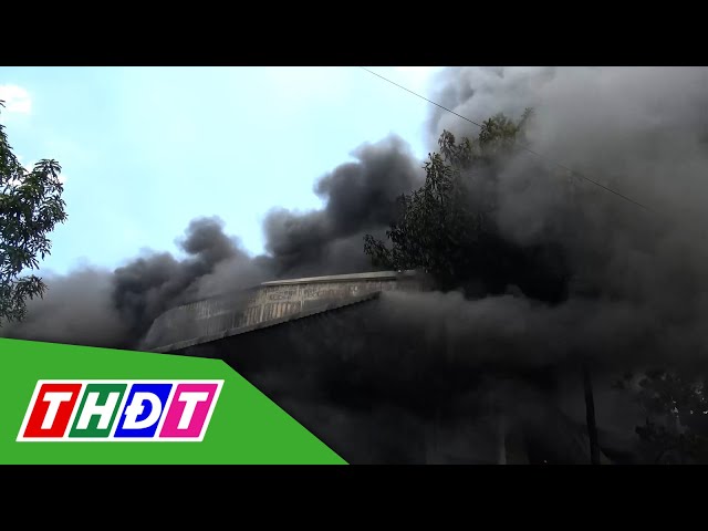 Cháy kho vật liệu ở Kiên Giang, lửa khói bốc cao ngùn ngụt | THDT