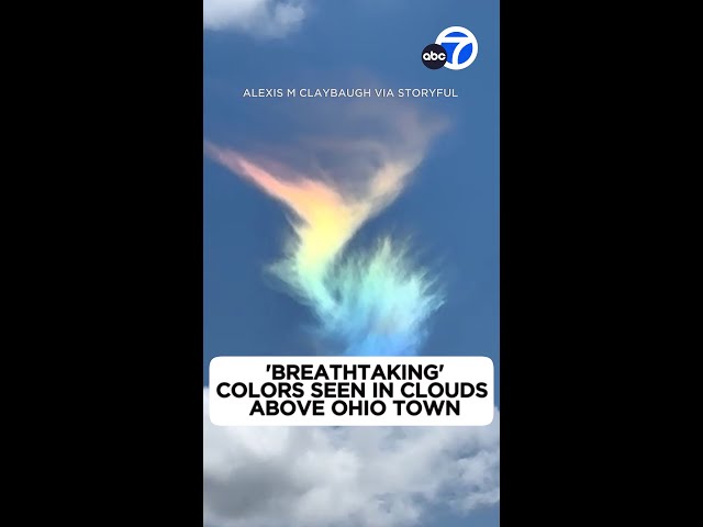 ⁣'Breathtaking' colors seen in clouds above Ohio town
