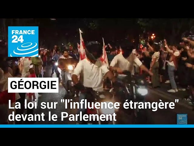 ⁣Géorgie : la loi sur "l'influence étrangère" devant le Parlement après une manifestat