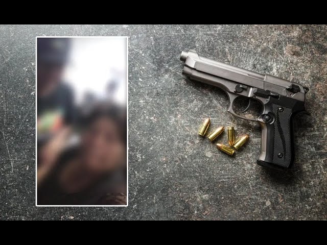 Callao: Mujer se luce con arma junto a su hijo menor de edad