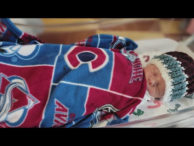 ⁣Newborns root for Denver Nuggets, Colorado Avalanche