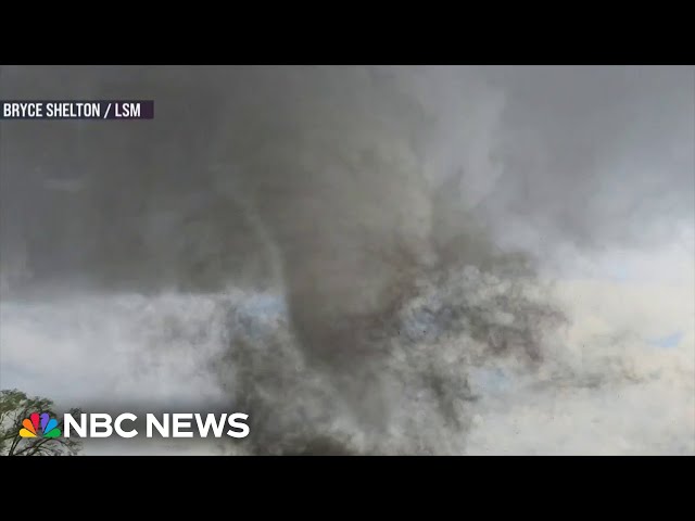 ⁣At least 5 killed after violent tornado outbreak